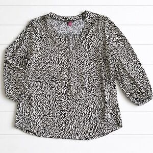 Vince Camuto Rumple Blouse Size Medium Black White Detail 3/4 Sleeve M